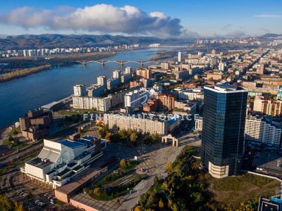 Легендарная высотка в центре